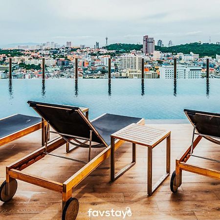 Favstay - The Base Central Патая Екстериор снимка
