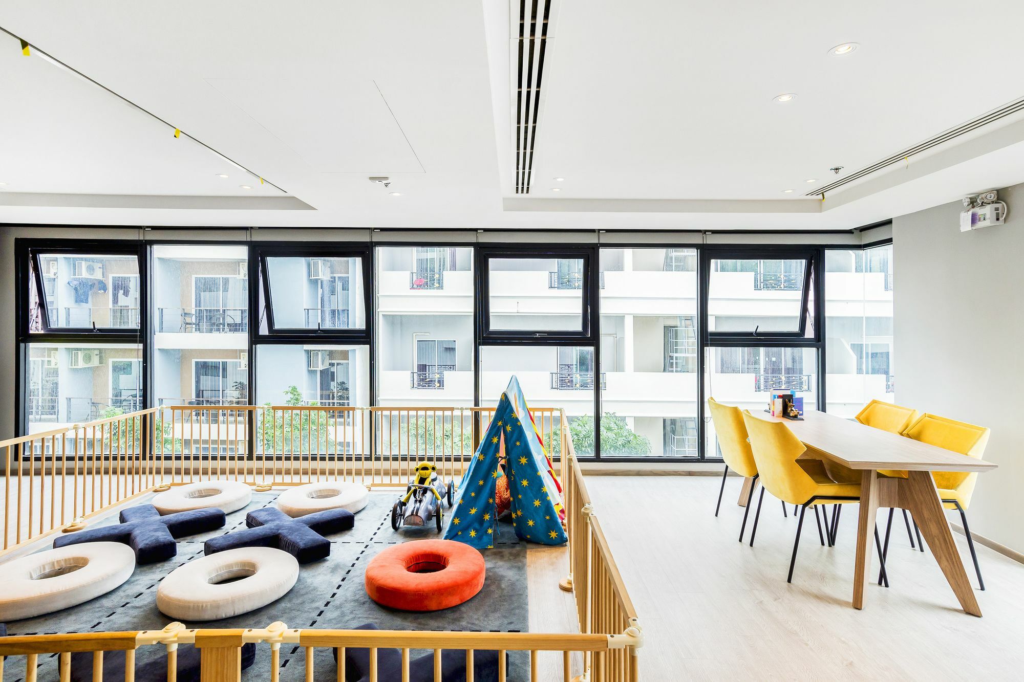 Favstay - The Base Central Патая Екстериор снимка