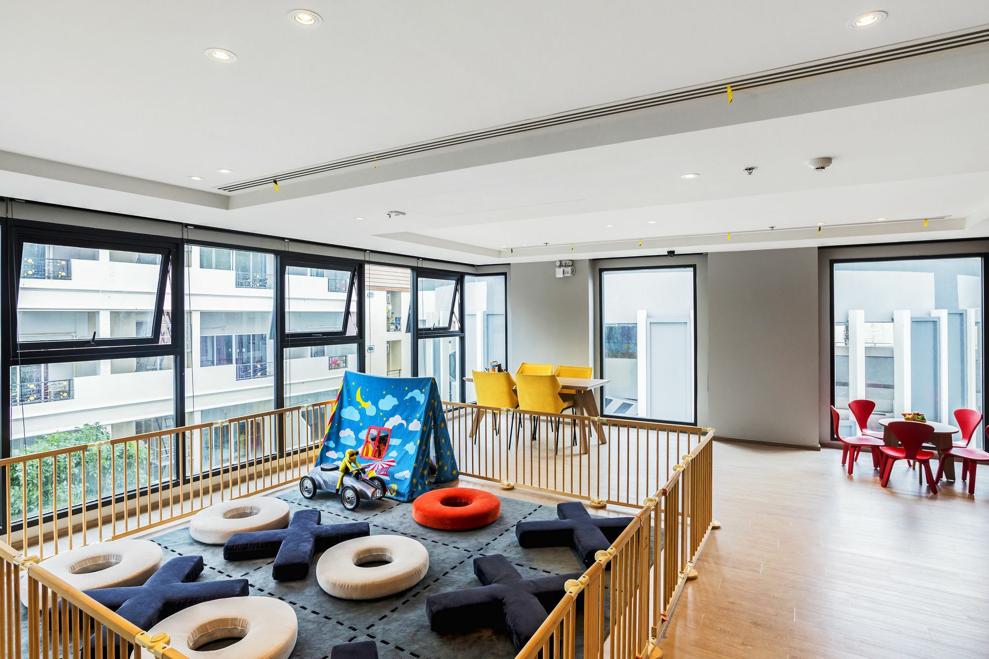 Favstay - The Base Central Патая Екстериор снимка